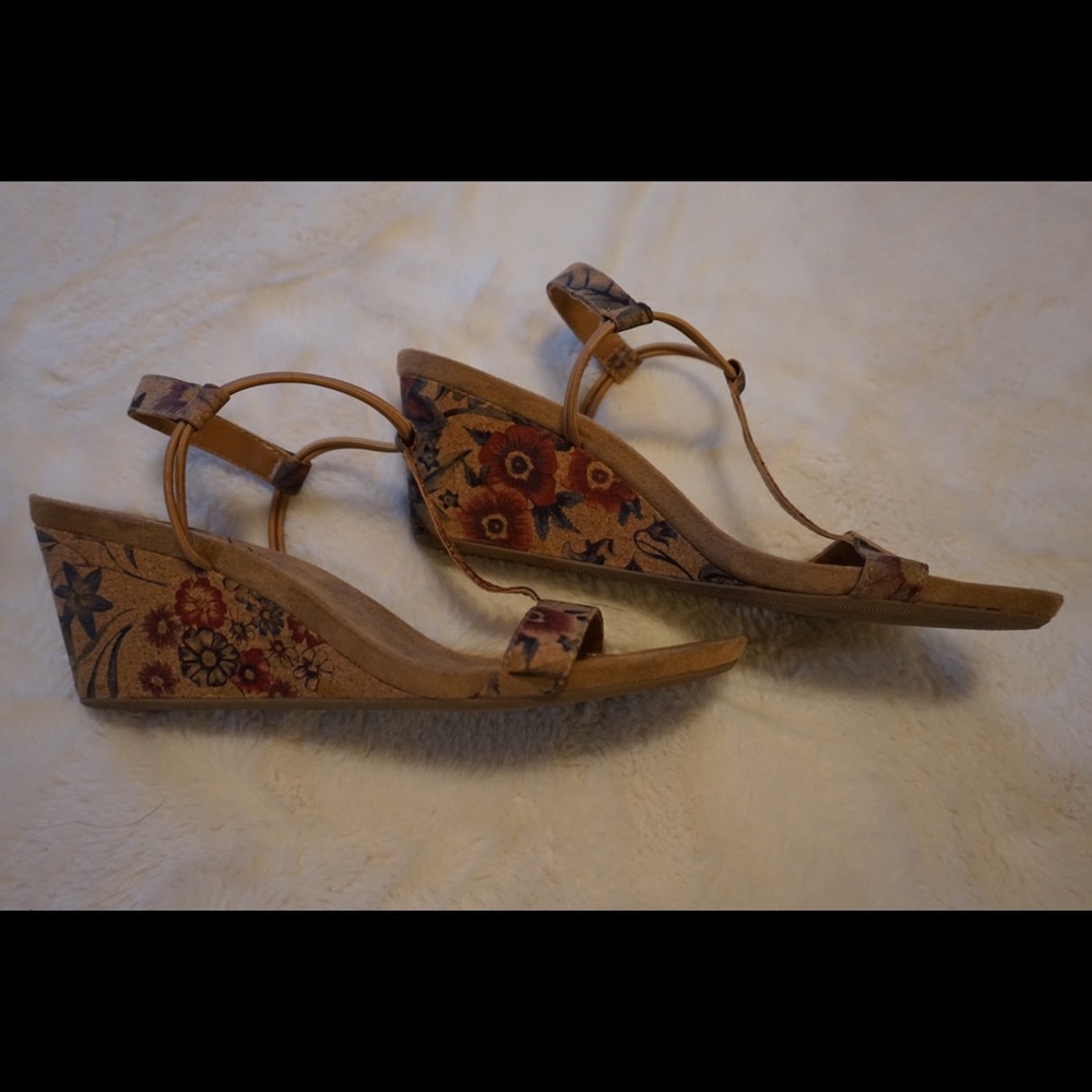 Floral Wedged Sandals